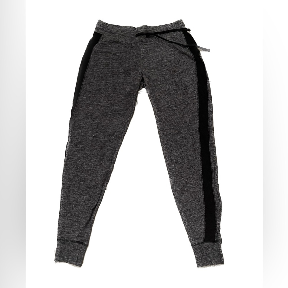 Old navy gray knit joggers with black stripe and drawstring top. Size XS